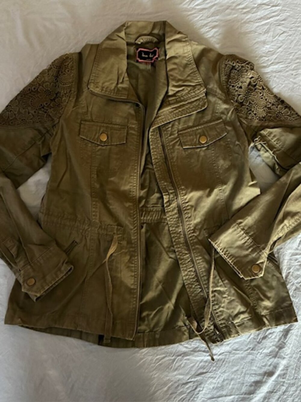 Cute Olive jacket, full zip up and flap pockets